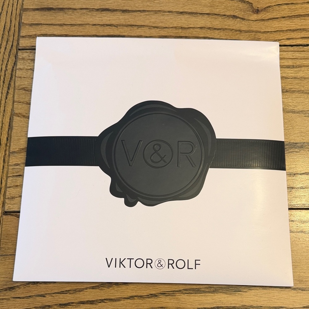 NWT Viktor & Rolf black and pink flower bomb scarf